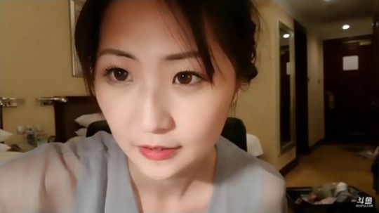 我在斗鱼看刘灶灶直播户外