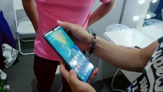 嘉年华，第二天 2019-06-15 15点场