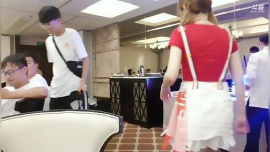 黑板君爱喝酸奶发布了一个斗鱼视频2019-06-15