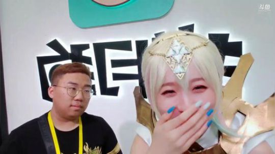顾影无如白发何丶发布了一个斗鱼视频2019-06-16