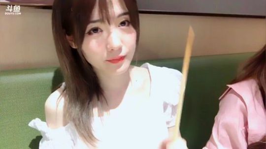 日常咬筷子