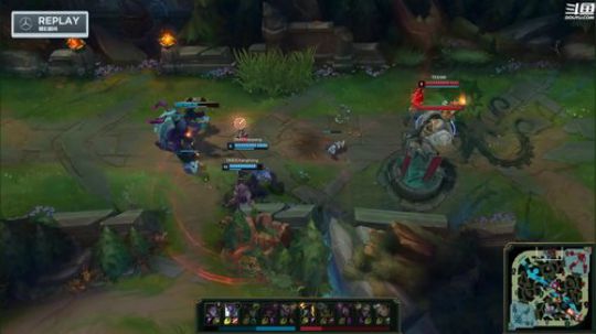 我在斗鱼看英雄联盟赛事直播英雄联盟