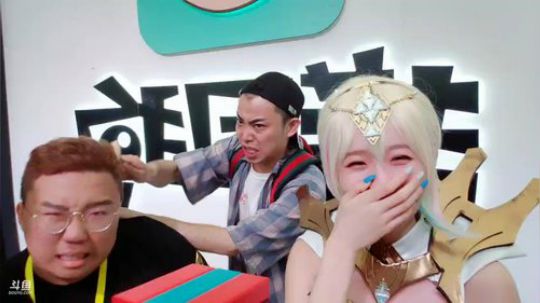 顾影无如白发何丶发布了一个斗鱼视频2019-06-16