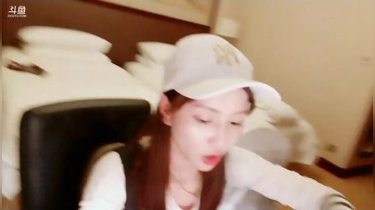 我本善良72发布了一个斗鱼视频2019-06-16