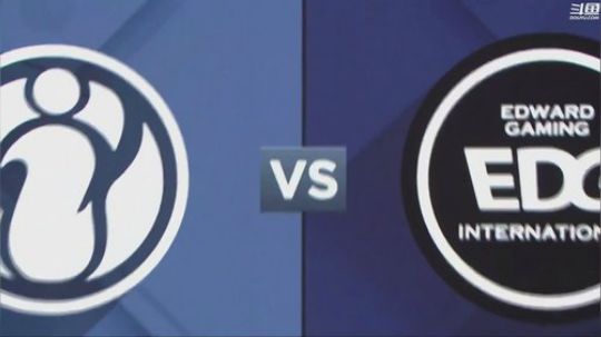 我在斗鱼看英雄联盟赛事直播英雄联盟