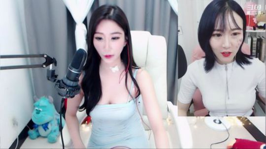 天暗TAN发布了一个斗鱼视频2019-06-17