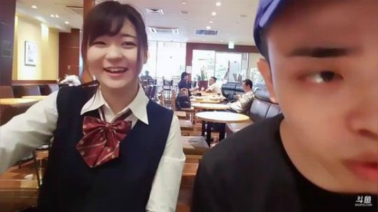 顾影无如白发何丶发布了一个斗鱼视频2019-06-18
