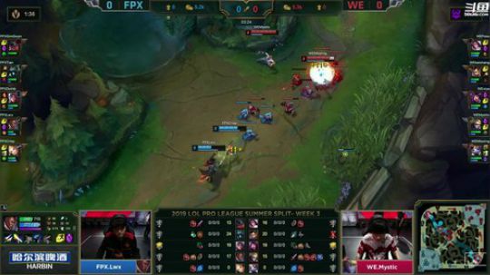 我在斗鱼看英雄联盟赛事直播英雄联盟