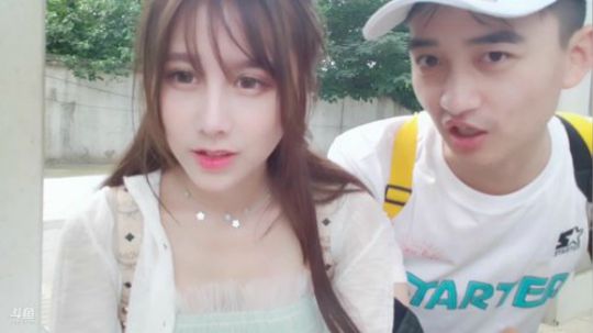 偷到尛星星了吗发布了一个斗鱼视频2019-06-19