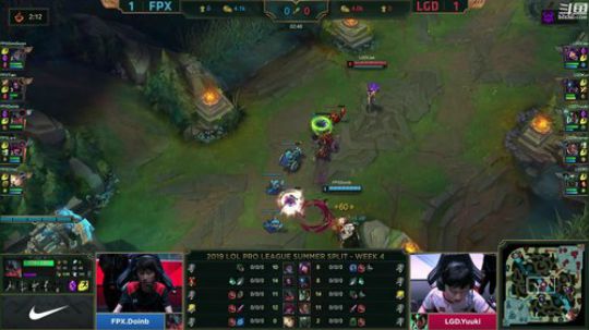 我在斗鱼看英雄联盟赛事直播英雄联盟