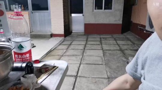 一生守护铁公鸡发布了一个斗鱼视频2019-06-19