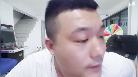 闹闹可遇不可求发布了一个斗鱼视频2019-06-19