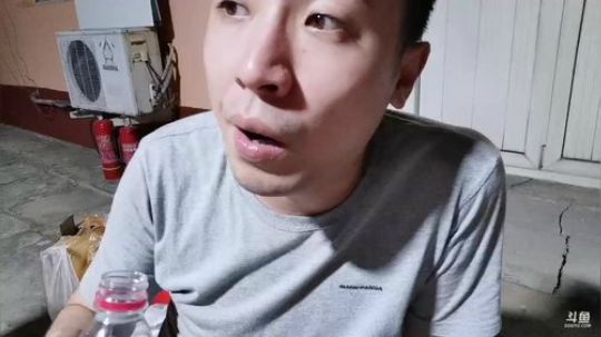 一生守护铁公鸡发布了一个斗鱼视频2019-06-20