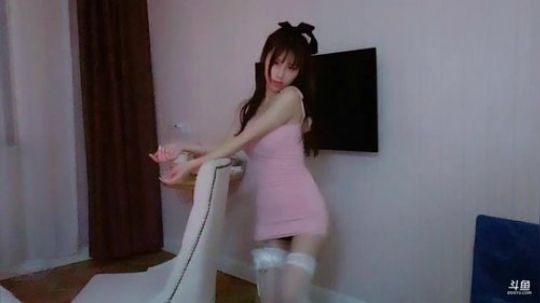 HHHISHHH发布了一个斗鱼视频2019-06-20