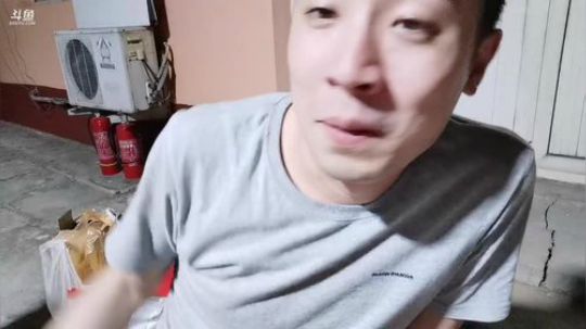 一生守护铁公鸡发布了一个斗鱼视频2019-06-20