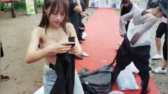 偷到尛星星了吗发布了一个斗鱼视频2019-06-21