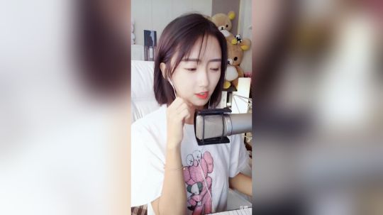登月团丶离去发布了一个斗鱼视频2019-06-21