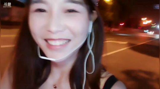 肖淑洁生命中的光和盐发布了一个斗鱼视频2019-06-21