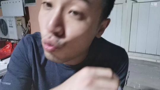 一生守护铁公鸡发布了一个斗鱼视频2019-06-22