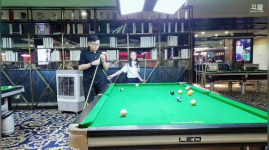 我在斗鱼看火力堂主直播户外