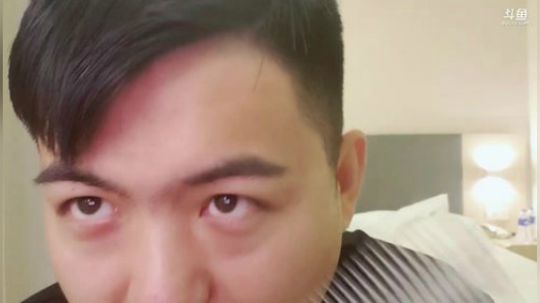 我在斗鱼看火力堂主直播户外