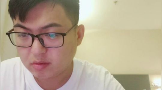 我在斗鱼看火力堂主直播户外