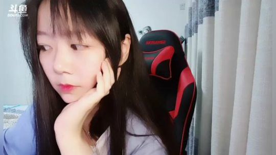 永远不说拜拜多多608599发布了一个斗鱼视频2019-06-23