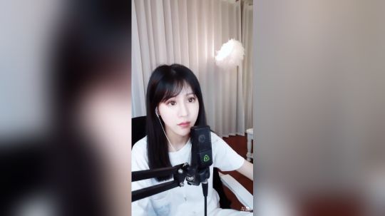 鲸鱼欧尼直播_颜值直播_斗鱼直播