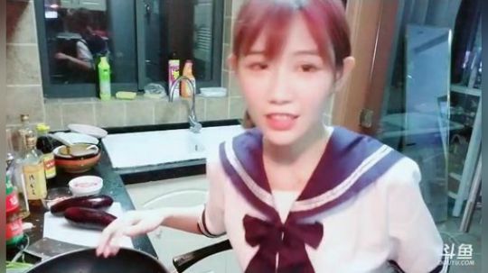 喵老师的圣诞树发布了一个斗鱼视频2019-06-25