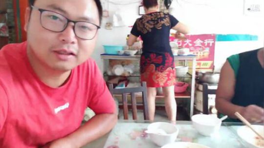 收河道鱼网。 2019-06-25 08点场