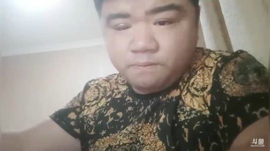 我在斗鱼看做个疯子直播户外