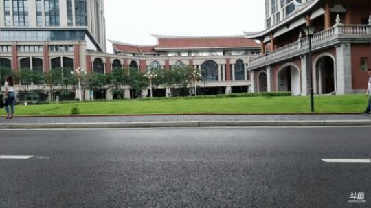 HHHISHHH发布了一个斗鱼视频2019-06-25