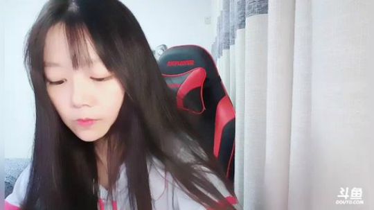 永远不说拜拜多多608599发布了一个斗鱼视频2019-06-26