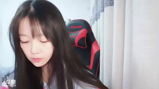 永远不说拜拜多多608599发布了一个斗鱼视频2019-06-26