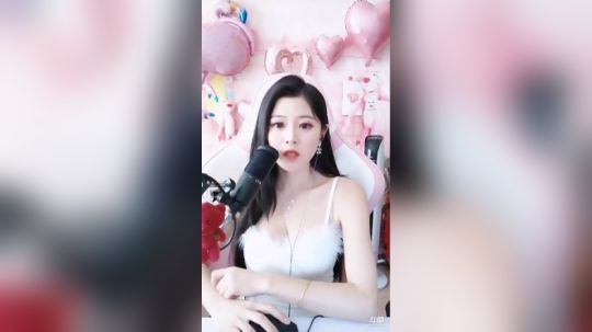 我在斗鱼看可爱christina直播颜值