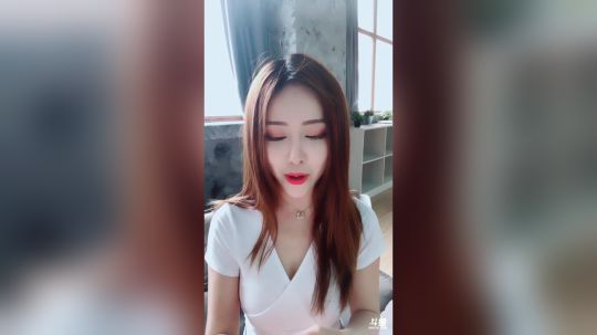 我在斗鱼看菁菁Krystal直播颜值