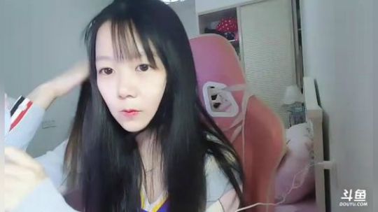 永远不说拜拜多多608599发布了一个斗鱼视频2019-07-01