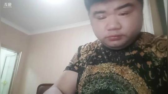 我在斗鱼看做个疯子直播户外