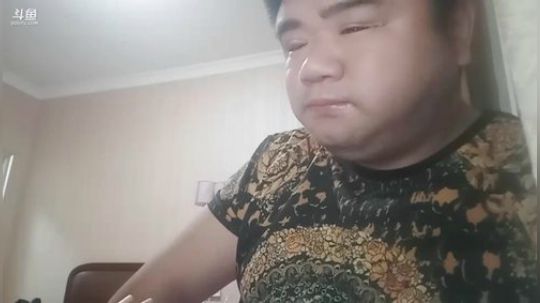 我在斗鱼看做个疯子直播户外