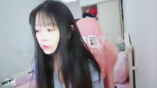 永远不说拜拜多多608599发布了一个斗鱼视频2019-07-02