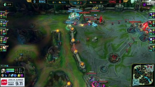 我在斗鱼看英雄联盟赛事直播英雄联盟