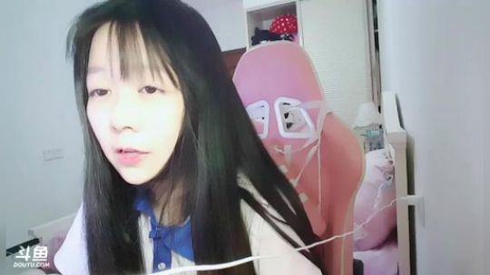 永远不说拜拜多多608599发布了一个斗鱼视频2019-07-02