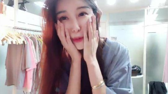花街灯如昼zz发布了一个斗鱼视频2019-07-04