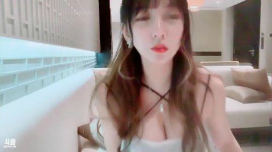 偷到尛星星了吗发布了一个斗鱼视频2019-07-04