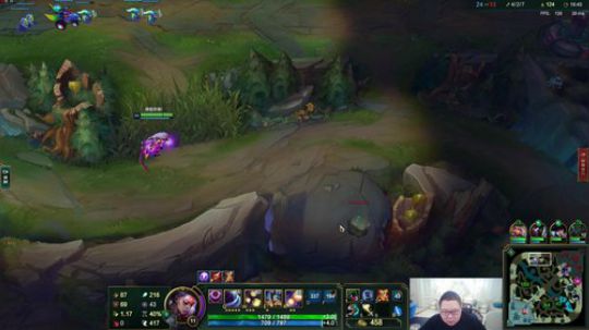 我在斗鱼看即将拥有人鱼线的PDD直播英雄联盟