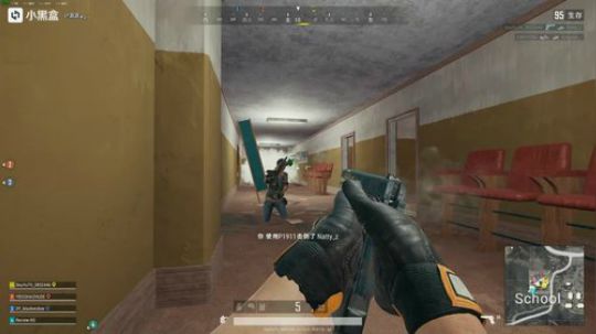 没错，我就是学校的厕所所长，要走留下买路钱！