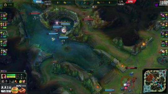 我在斗鱼看英雄联盟赛事直播英雄联盟