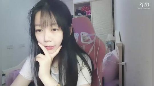 永远不说拜拜多多608599发布了一个斗鱼视频2019-07-07