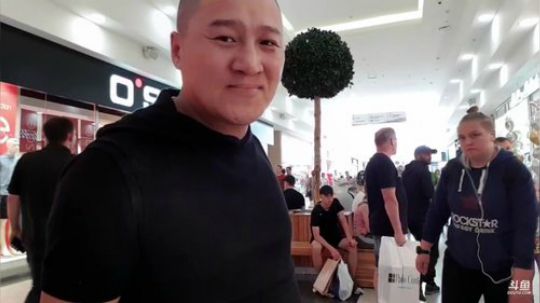 祝大家有一个愉快的周末，继续嗨皮！！！ 2019-07-06 17点场