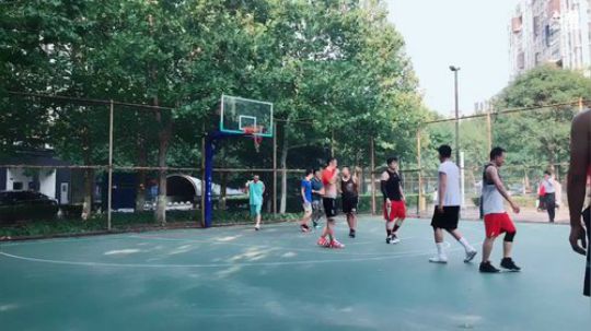 年轻人要多运动。 2019-07-07 16点场